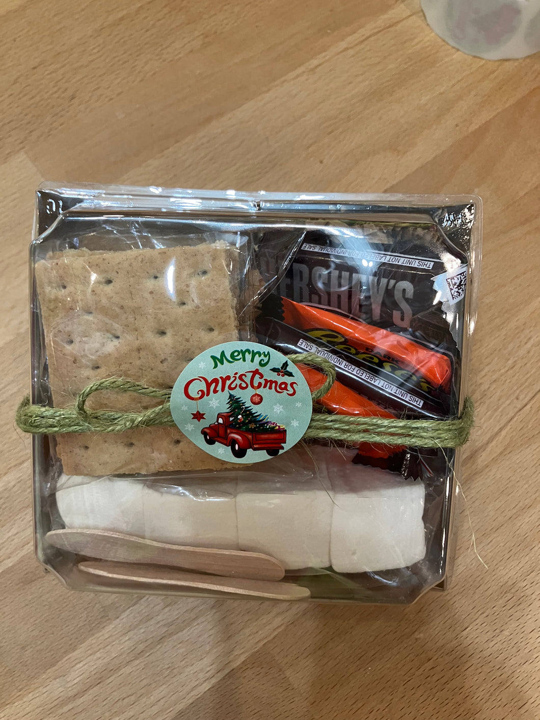 Chocolate & Peanut Butter Gourmet S'more Kit